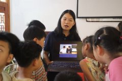 为本地学生带来一堂标新立异的AI